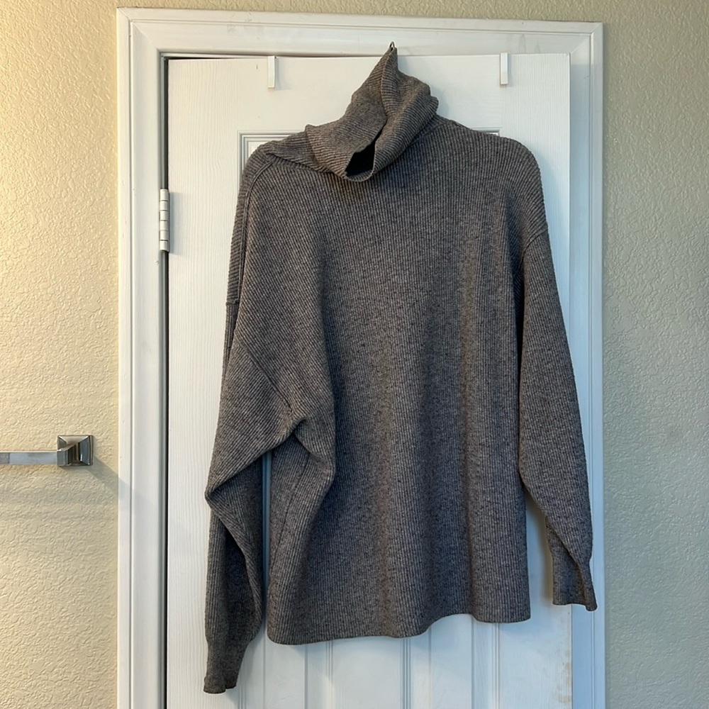 Free people gray tunic sweater